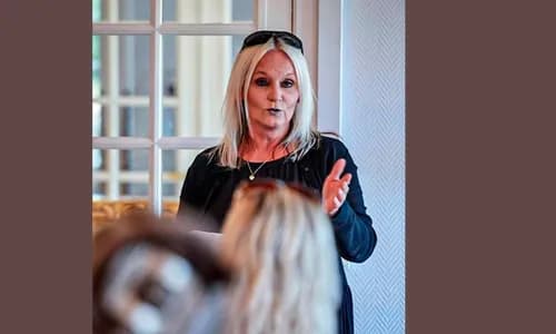 Klarsynsaften med Marianne Larsen