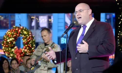 Ronan Tynan