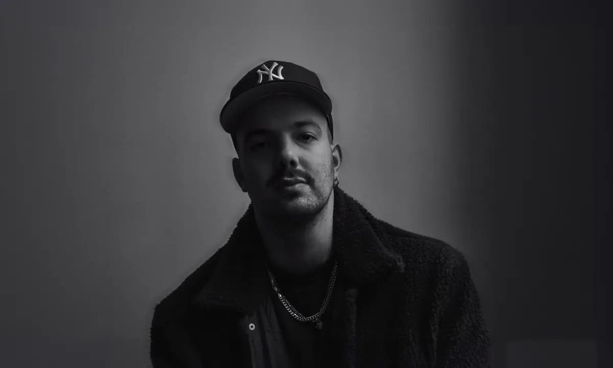 Mac Ayres