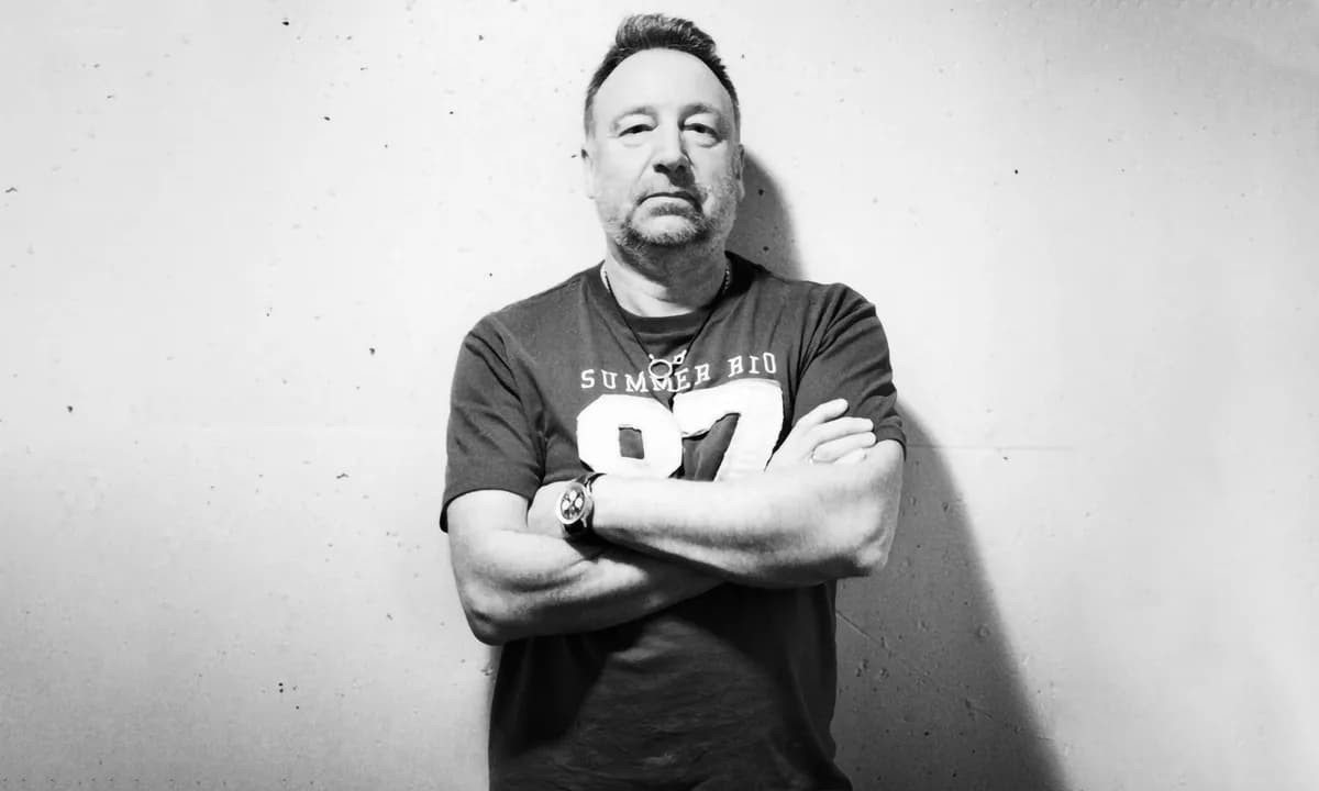 Peter Hook and the Light