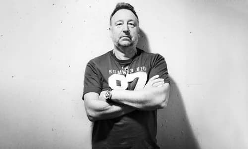 Peter Hook and the Light